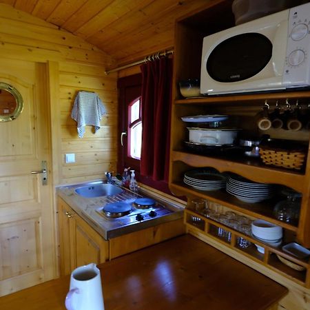 Les Roulottes De La Ferme Des Chanaux Saint-Julien-d'Ance Eksteriør bilde