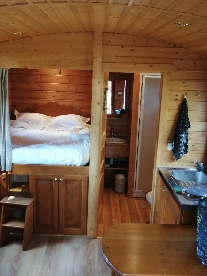 Les Roulottes De La Ferme Des Chanaux Saint-Julien-d'Ance Eksteriør bilde