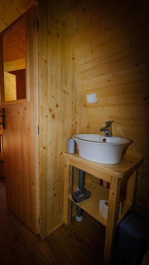 Les Roulottes De La Ferme Des Chanaux Saint-Julien-d'Ance Eksteriør bilde