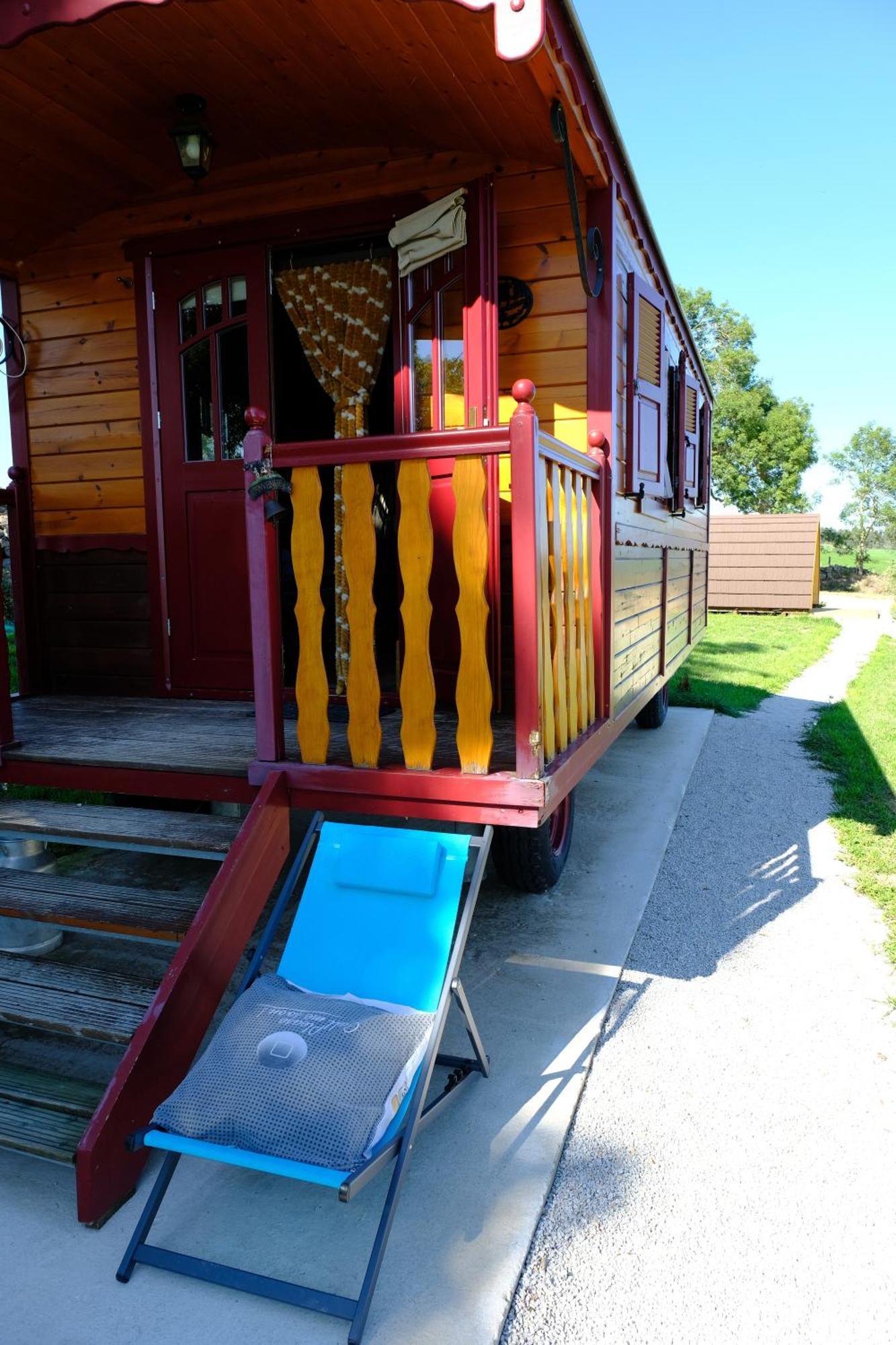 Les Roulottes De La Ferme Des Chanaux Saint-Julien-d'Ance Eksteriør bilde